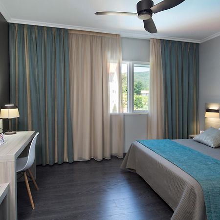 Hotel Комбарро Экстерьер фото