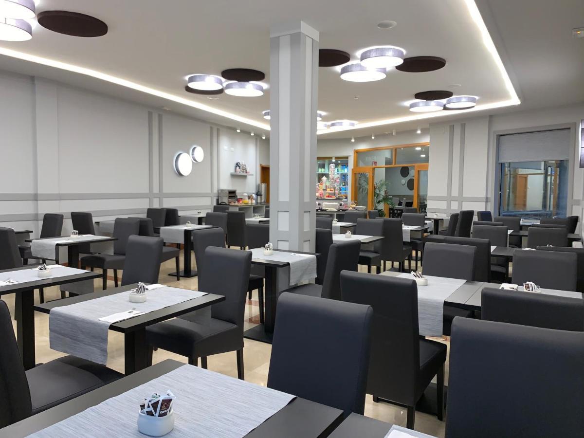 Hotel Комбарро Экстерьер фото
