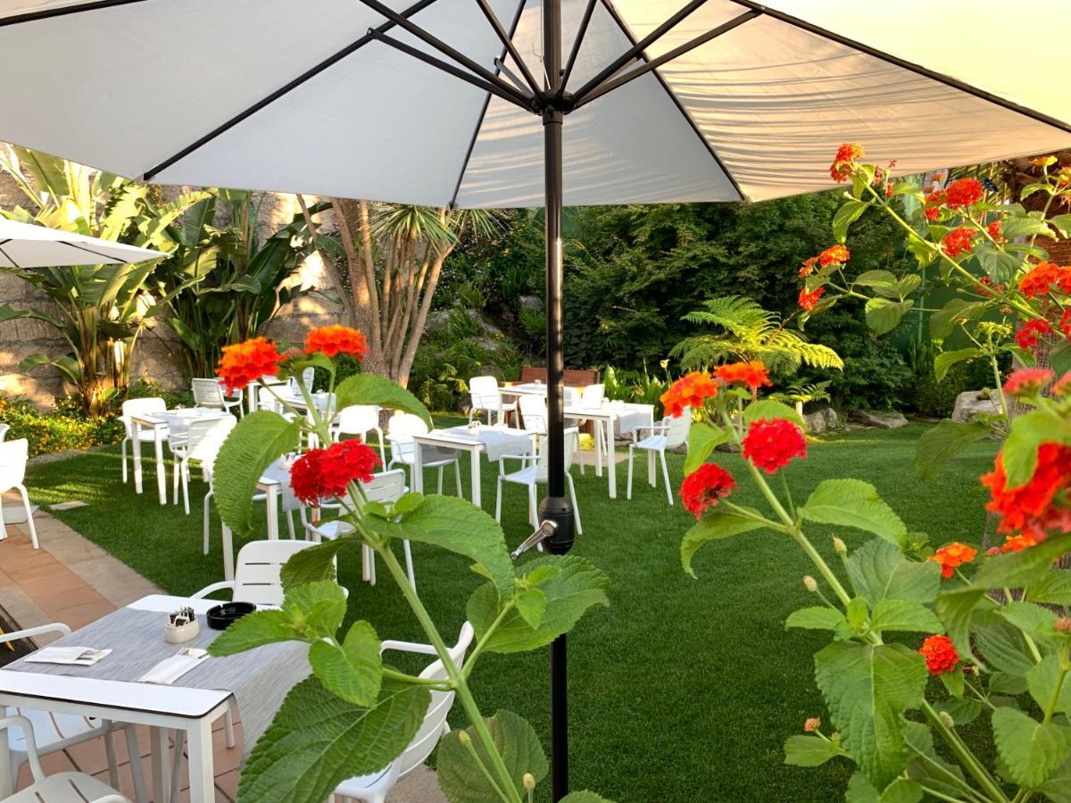 Hotel Комбарро Экстерьер фото