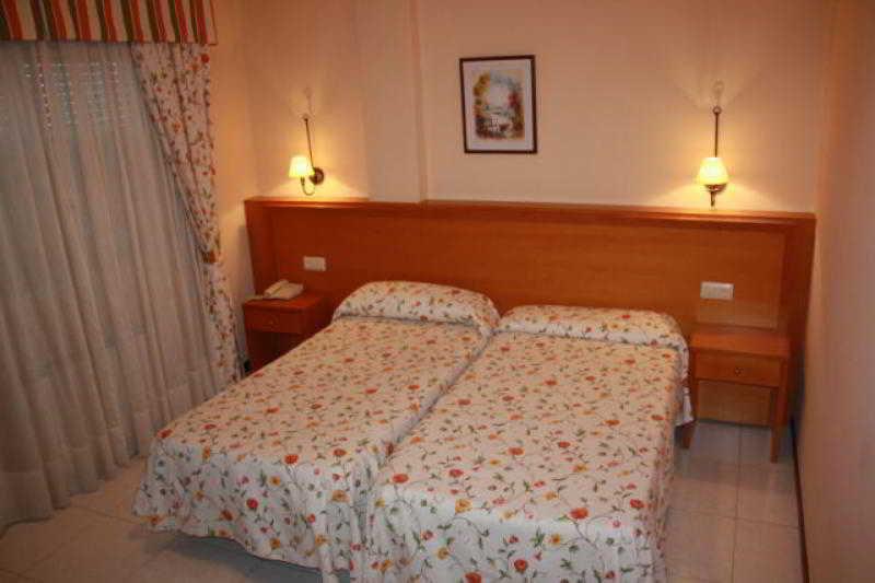 Hotel Комбарро Экстерьер фото