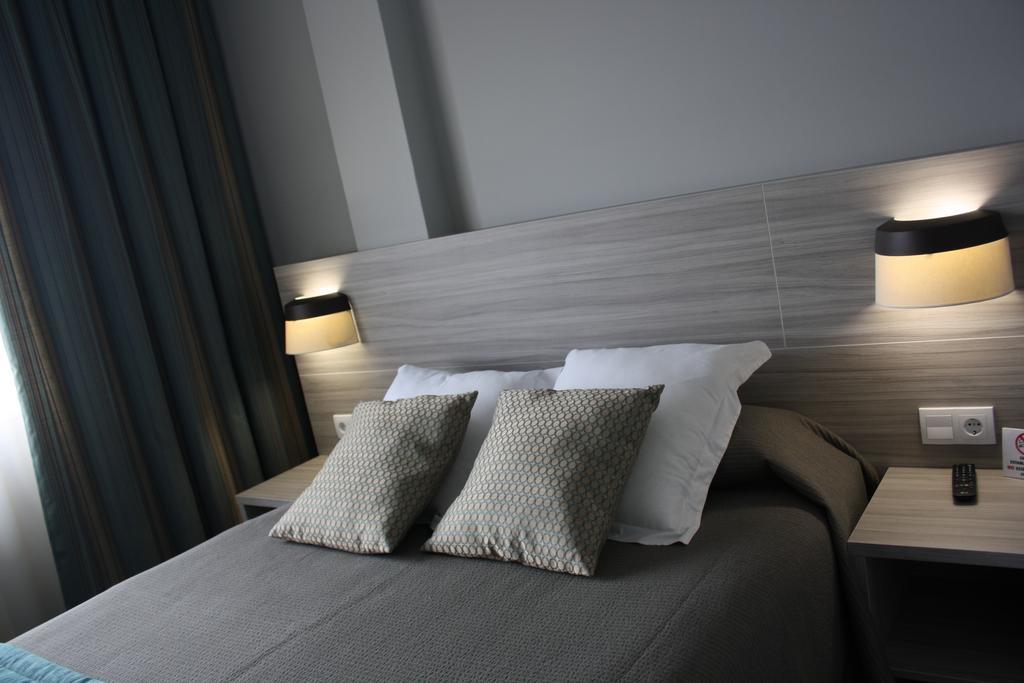 Hotel Комбарро Номер фото