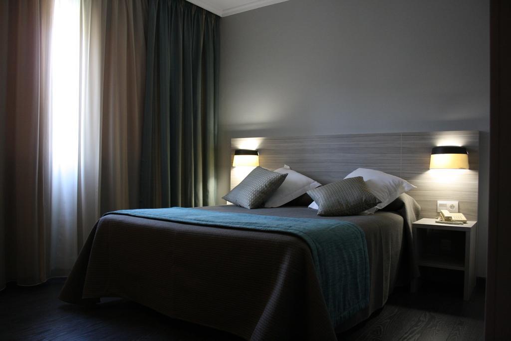 Hotel Комбарро Номер фото
