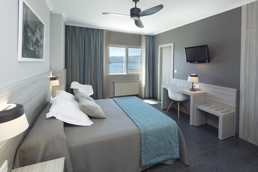 Hotel Комбарро Номер фото