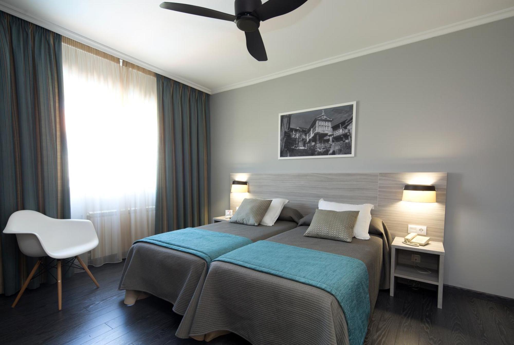 Hotel Комбарро Экстерьер фото