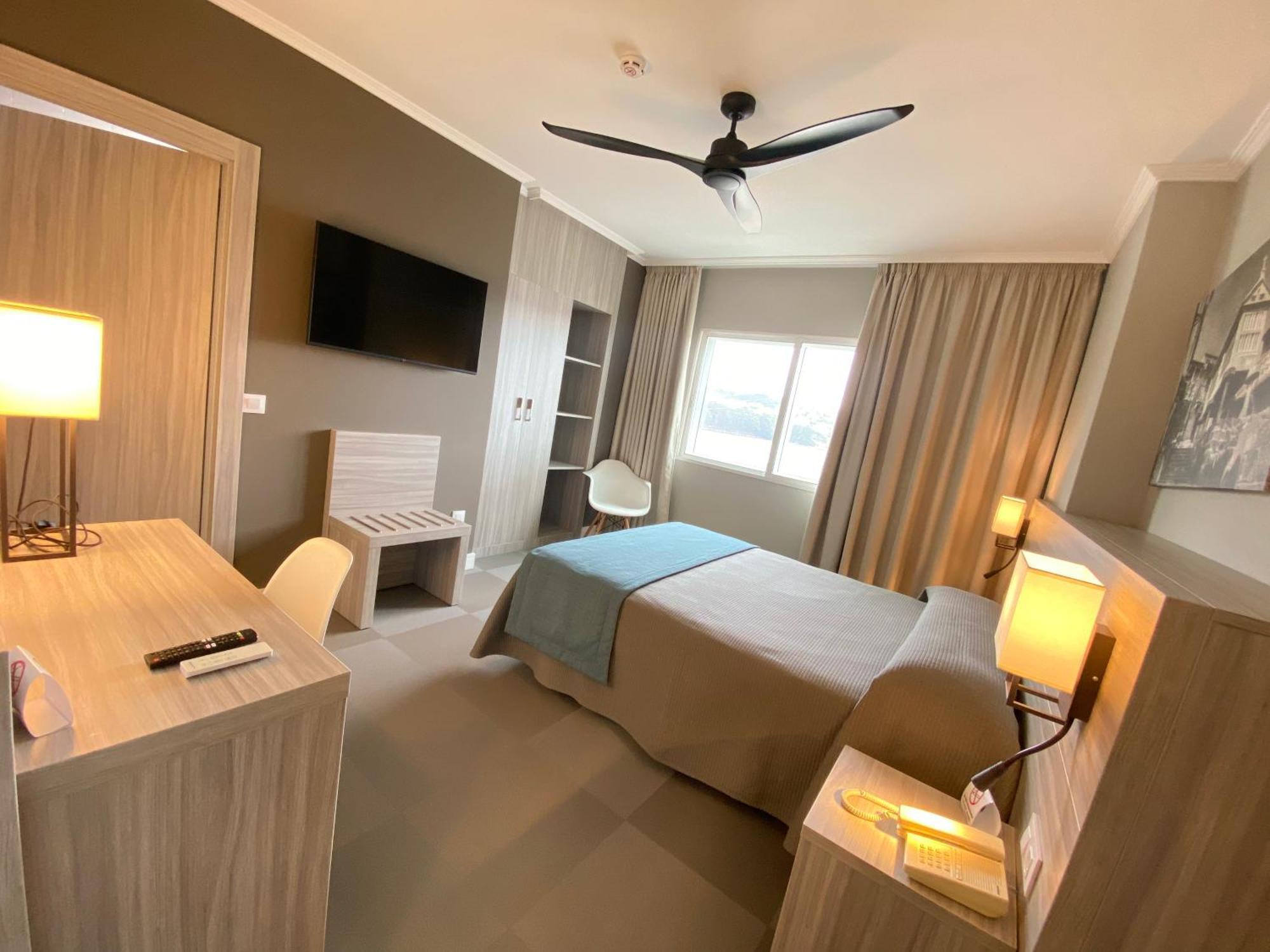 Hotel Комбарро Экстерьер фото