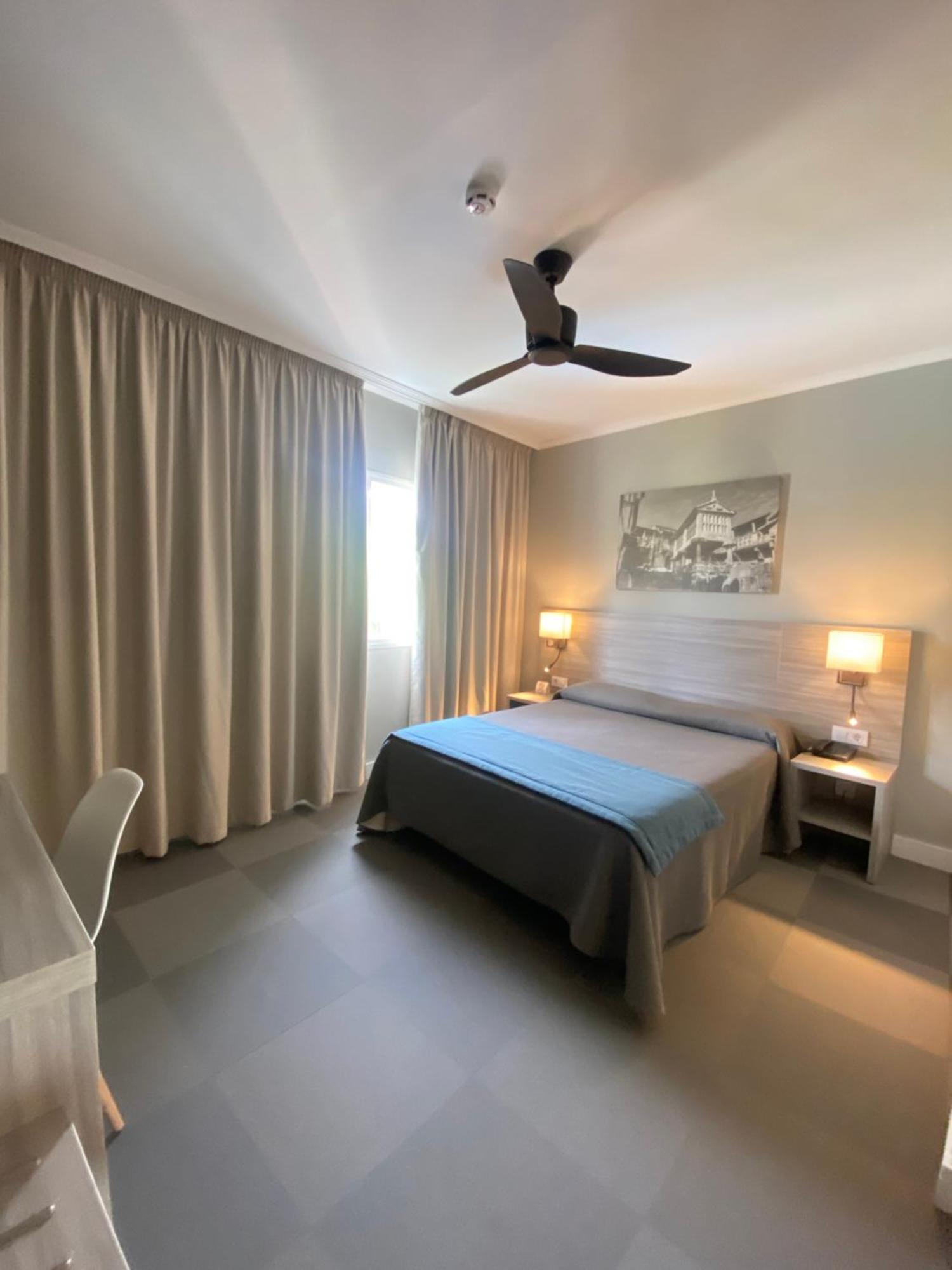 Hotel Комбарро Экстерьер фото
