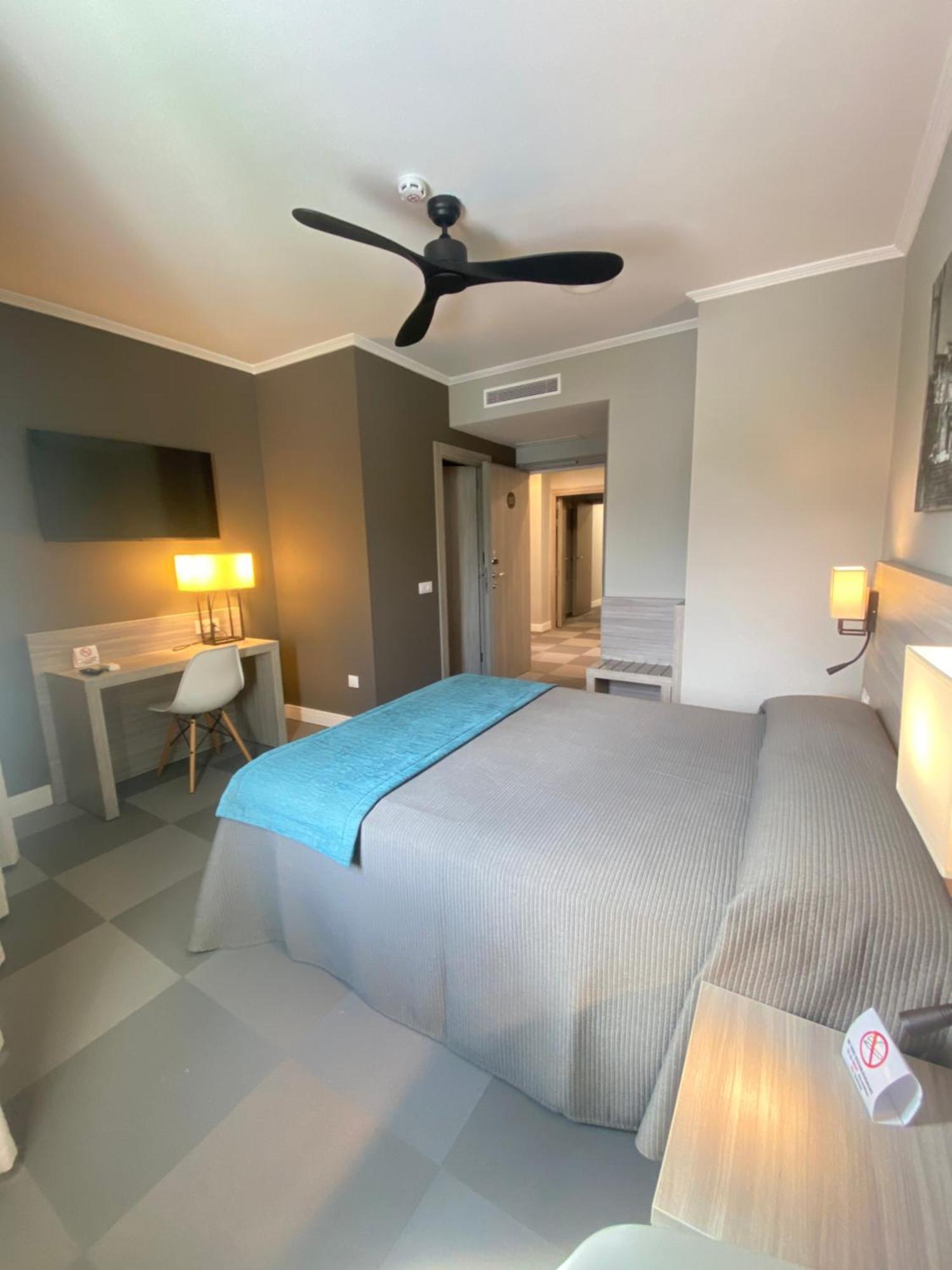 Hotel Комбарро Экстерьер фото