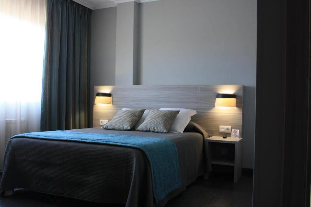Hotel Комбарро Экстерьер фото